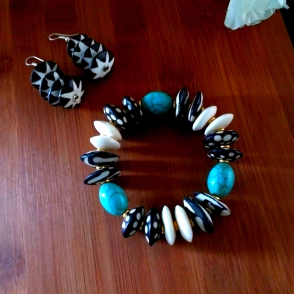 2PC Beautiful Kenyan Batik Bracelet & Earring Set - Picture 7 of 7